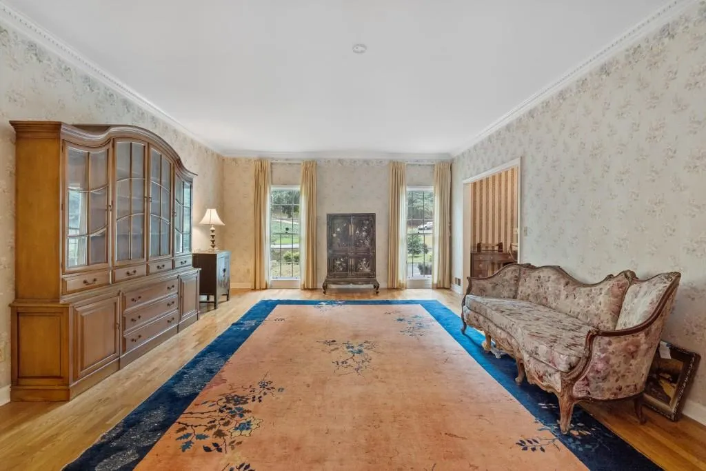 1290 Tynecastle Way, Sandy Springs, Georgia 30350, 5 Bedrooms Bedrooms, ,4 BathroomsBathrooms,Residential,Sold,1290 Tynecastle Way,6954588