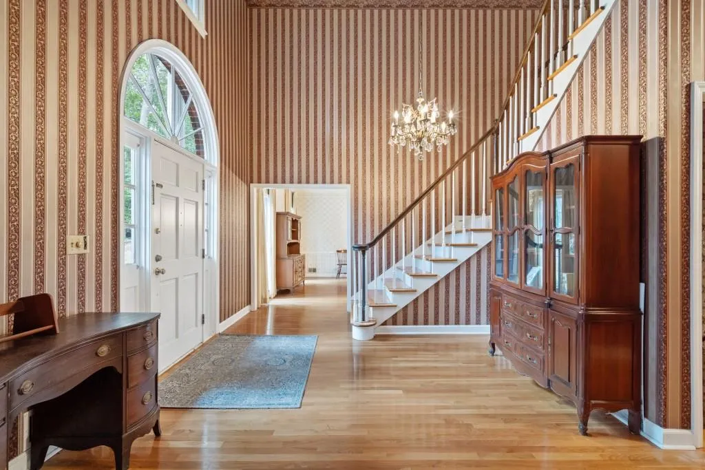 1290 Tynecastle Way, Sandy Springs, Georgia 30350, 5 Bedrooms Bedrooms, ,4 BathroomsBathrooms,Residential,Sold,1290 Tynecastle Way,6954588