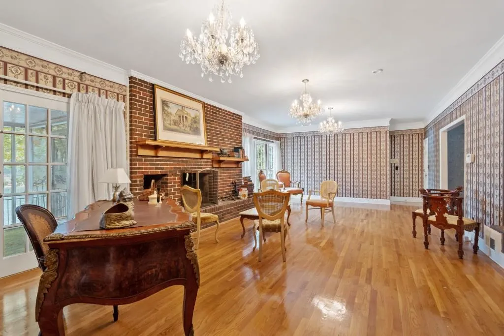 1290 Tynecastle Way, Sandy Springs, Georgia 30350, 5 Bedrooms Bedrooms, ,4 BathroomsBathrooms,Residential,Sold,1290 Tynecastle Way,6954588
