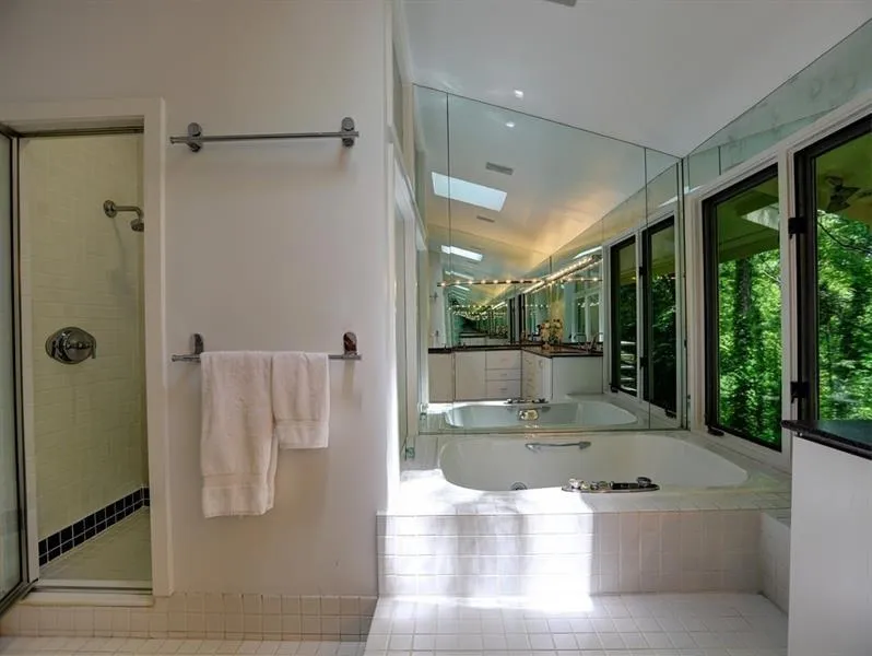 915 Crest Valley Drive, Atlanta, Georgia 30327, 4 Bedrooms Bedrooms, ,4 BathroomsBathrooms,Residential,Sold,915 Crest Valley Drive,6089139