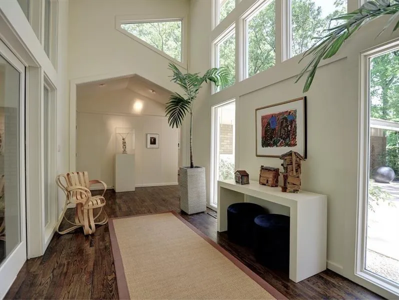 915 Crest Valley Drive, Atlanta, Georgia 30327, 4 Bedrooms Bedrooms, ,4 BathroomsBathrooms,Residential,Sold,915 Crest Valley Drive,6089139