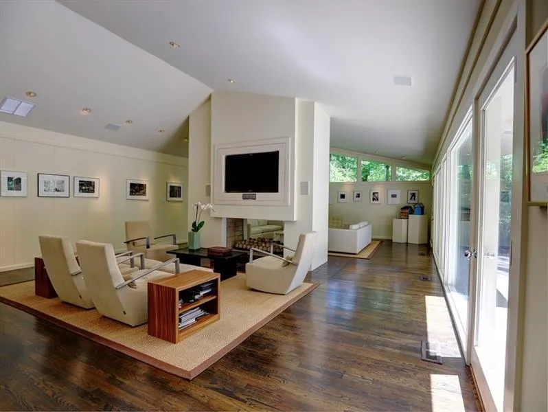 915 Crest Valley Drive, Atlanta, Georgia 30327, 4 Bedrooms Bedrooms, ,4 BathroomsBathrooms,Residential,Sold,915 Crest Valley Drive,6089139