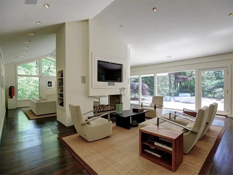 915 Crest Valley Drive, Atlanta, Georgia 30327, 4 Bedrooms Bedrooms, ,4 BathroomsBathrooms,Residential,Sold,915 Crest Valley Drive,6089139