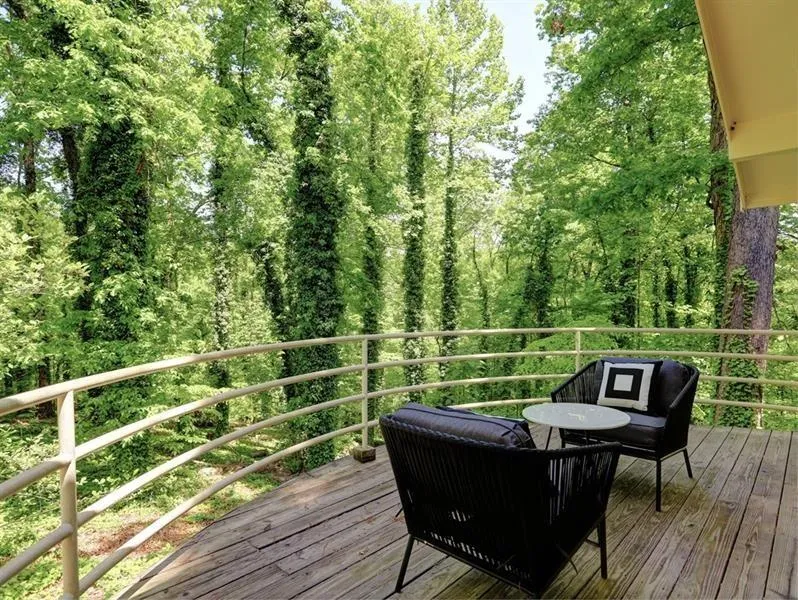 915 Crest Valley Drive, Atlanta, Georgia 30327, 4 Bedrooms Bedrooms, ,4 BathroomsBathrooms,Residential,Sold,915 Crest Valley Drive,6089139