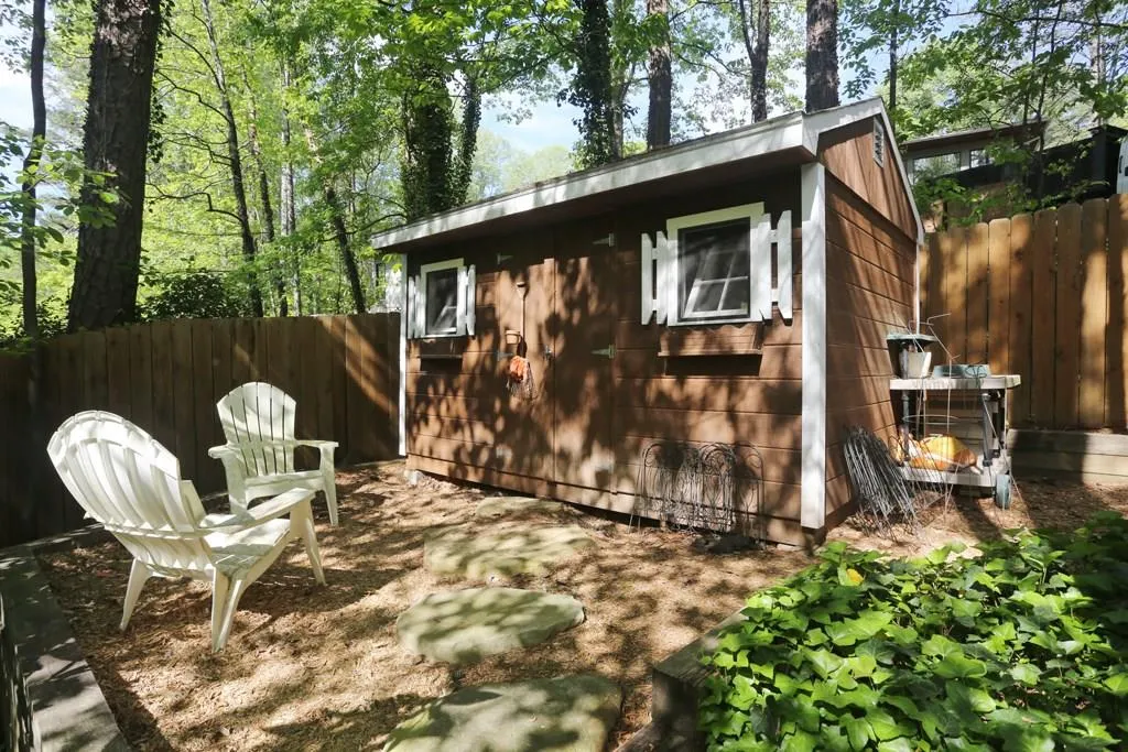 7070 Riverside Drive, Sandy Springs, Georgia 30328, 5 Bedrooms Bedrooms, ,5 BathroomsBathrooms,Residential,Sold,7070 Riverside Drive,5539095