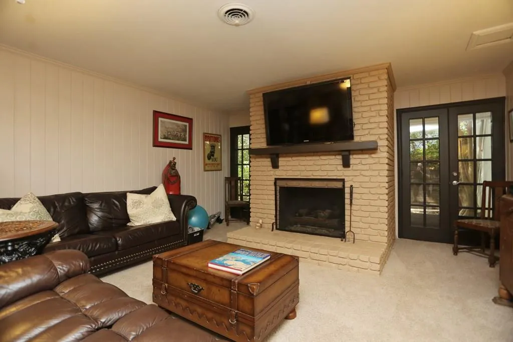 7070 Riverside Drive, Sandy Springs, Georgia 30328, 5 Bedrooms Bedrooms, ,5 BathroomsBathrooms,Residential,Sold,7070 Riverside Drive,5539095