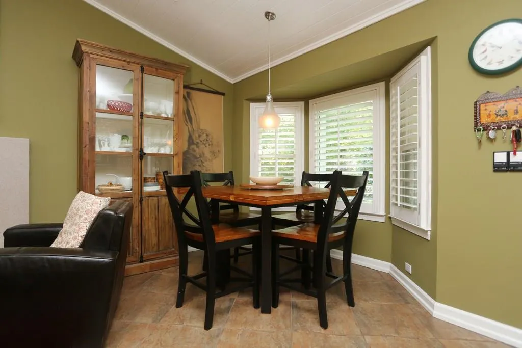 7070 Riverside Drive, Sandy Springs, Georgia 30328, 5 Bedrooms Bedrooms, ,5 BathroomsBathrooms,Residential,Sold,7070 Riverside Drive,5539095