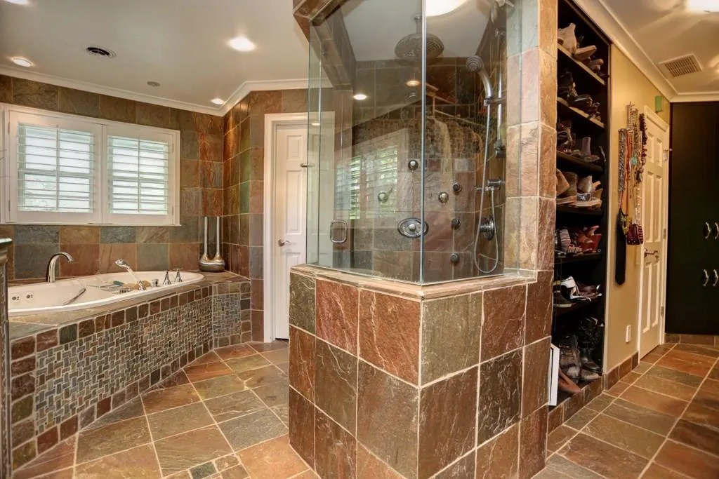 7070 Riverside Drive, Sandy Springs, Georgia 30328, 5 Bedrooms Bedrooms, ,5 BathroomsBathrooms,Residential,Sold,7070 Riverside Drive,5539095