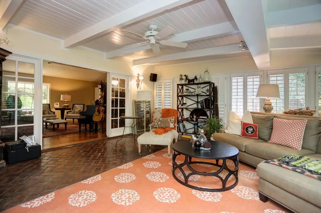 7070 Riverside Drive, Sandy Springs, Georgia 30328, 5 Bedrooms Bedrooms, ,5 BathroomsBathrooms,Residential,Sold,7070 Riverside Drive,5539095