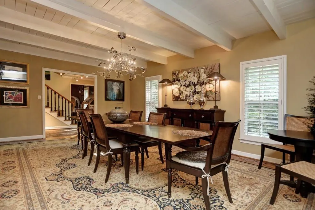 7070 Riverside Drive, Sandy Springs, Georgia 30328, 5 Bedrooms Bedrooms, ,5 BathroomsBathrooms,Residential,Sold,7070 Riverside Drive,5539095