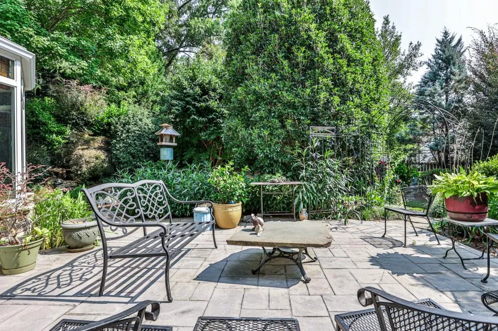 335 Craighead Drive, Sandy Springs, Georgia 30319, 4 Bedrooms Bedrooms, ,3 BathroomsBathrooms,Residential,Sold,335 Craighead Drive,6925272