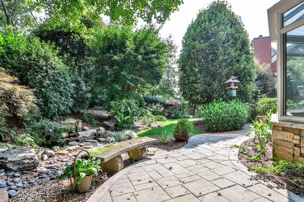 335 Craighead Drive, Sandy Springs, Georgia 30319, 4 Bedrooms Bedrooms, ,3 BathroomsBathrooms,Residential,Sold,335 Craighead Drive,6925272