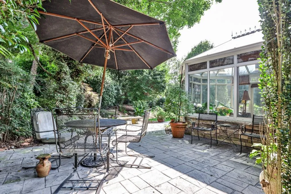 335 Craighead Drive, Sandy Springs, Georgia 30319, 4 Bedrooms Bedrooms, ,3 BathroomsBathrooms,Residential,Sold,335 Craighead Drive,6925272