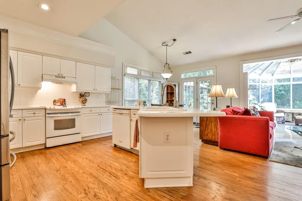 335 Craighead Drive, Sandy Springs, Georgia 30319, 4 Bedrooms Bedrooms, ,3 BathroomsBathrooms,Residential,Sold,335 Craighead Drive,6925272