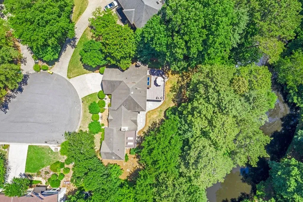 480 Stone Mill Trail, Sandy Springs, Georgia 30328, 5 Bedrooms Bedrooms, ,4 BathroomsBathrooms,Residential,Sold,480 Stone Mill Trail,7073503