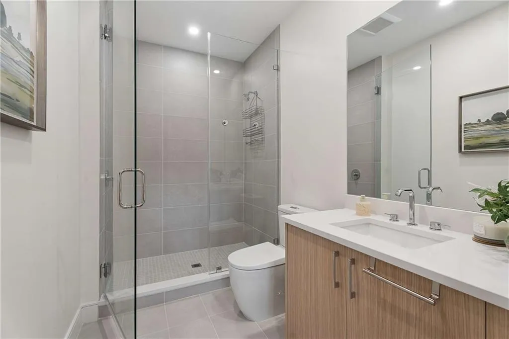 2425 Peachtree Road Ne Unit 901, Atlanta, Georgia 30305, 3 Bedrooms Bedrooms, 0 ,3 BathroomsBathrooms,Residential,For Sale,2425 Peachtree Road Ne Unit 901,7741931
