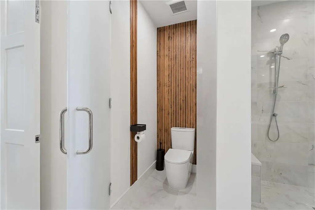 2425 Peachtree Road Ne Unit 901, Atlanta, Georgia 30305, 3 Bedrooms Bedrooms, 0 ,3 BathroomsBathrooms,Residential,For Sale,2425 Peachtree Road Ne Unit 901,7741931