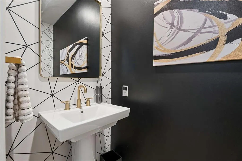 2425 Peachtree Road Ne Unit 901, Atlanta, Georgia 30305, 3 Bedrooms Bedrooms, 0 ,3 BathroomsBathrooms,Residential,For Sale,2425 Peachtree Road Ne Unit 901,7741931
