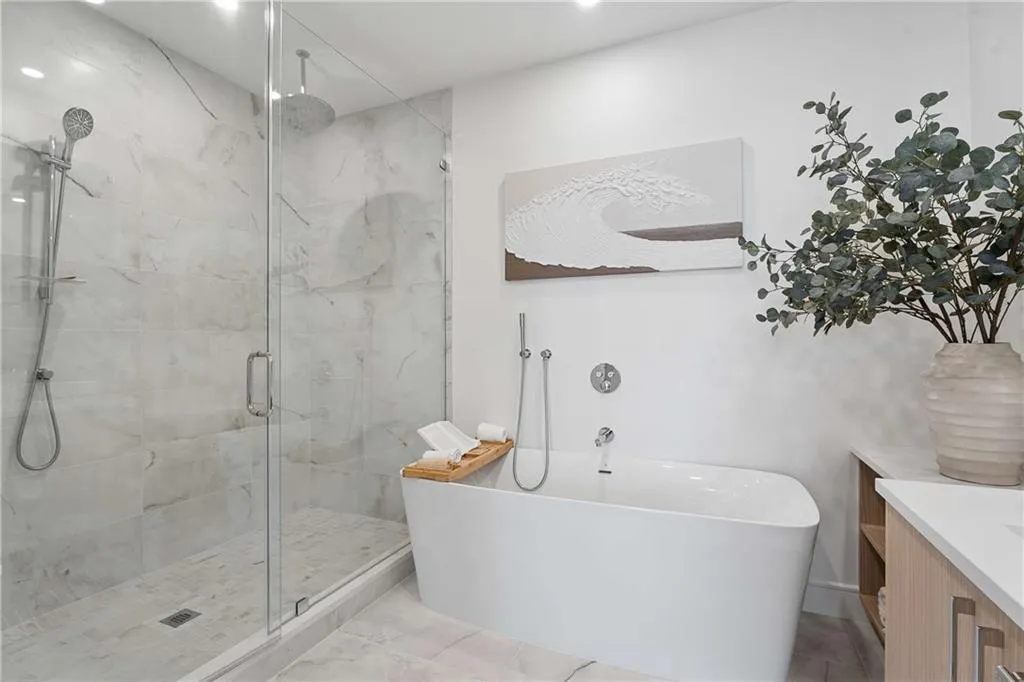 2425 Peachtree Road Ne Unit 901, Atlanta, Georgia 30305, 3 Bedrooms Bedrooms, 0 ,3 BathroomsBathrooms,Residential,For Sale,2425 Peachtree Road Ne Unit 901,7741931