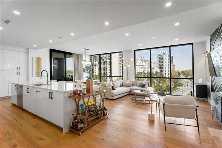2425 Peachtree Road Ne Unit 901, Atlanta, Georgia 30305