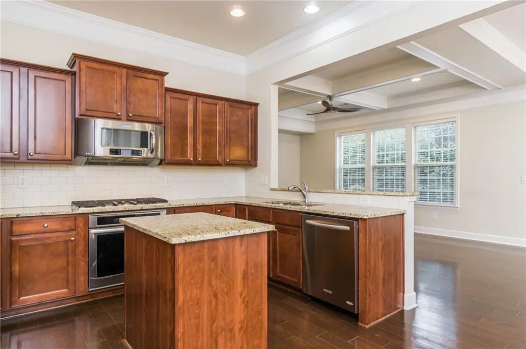 152 Barkley Lane, Sandy Springs, Georgia 30328, 3 Bedrooms Bedrooms, ,2 BathroomsBathrooms,Residential,Sold,152 Barkley Lane,6990518