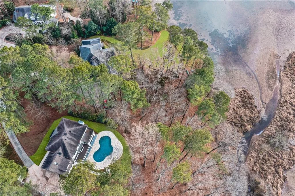 115 Ridgemont Trace, Sandy Springs, Georgia 30350, 6 Bedrooms Bedrooms, ,5 BathroomsBathrooms,Residential,Sold,115 Ridgemont Trace,6989824