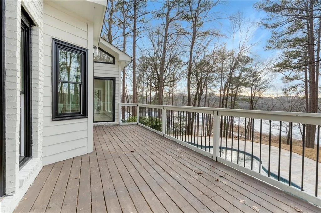 115 Ridgemont Trace, Sandy Springs, Georgia 30350, 6 Bedrooms Bedrooms, ,5 BathroomsBathrooms,Residential,Sold,115 Ridgemont Trace,6989824