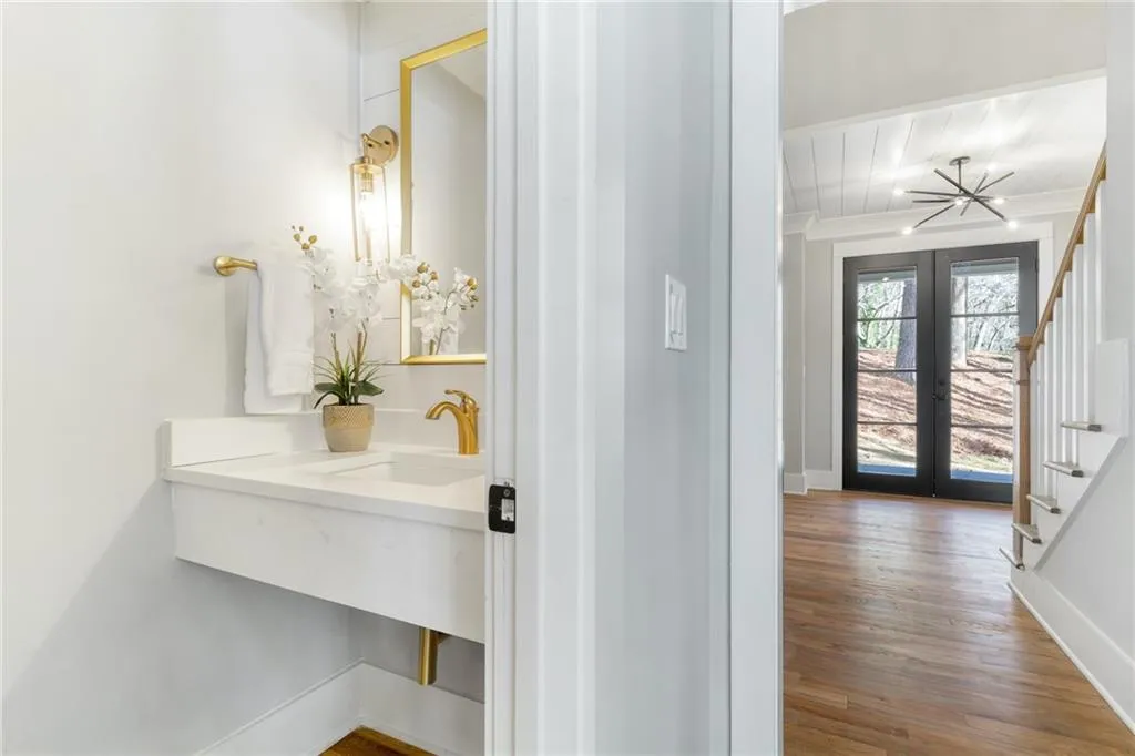 115 Ridgemont Trace, Sandy Springs, Georgia 30350, 6 Bedrooms Bedrooms, ,5 BathroomsBathrooms,Residential,Sold,115 Ridgemont Trace,6989824