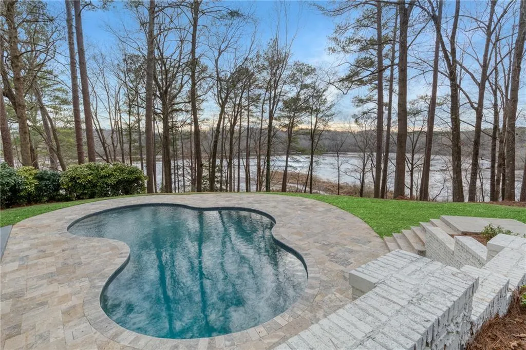 115 Ridgemont Trace, Sandy Springs, Georgia 30350, 6 Bedrooms Bedrooms, ,5 BathroomsBathrooms,Residential,Sold,115 Ridgemont Trace,6989824