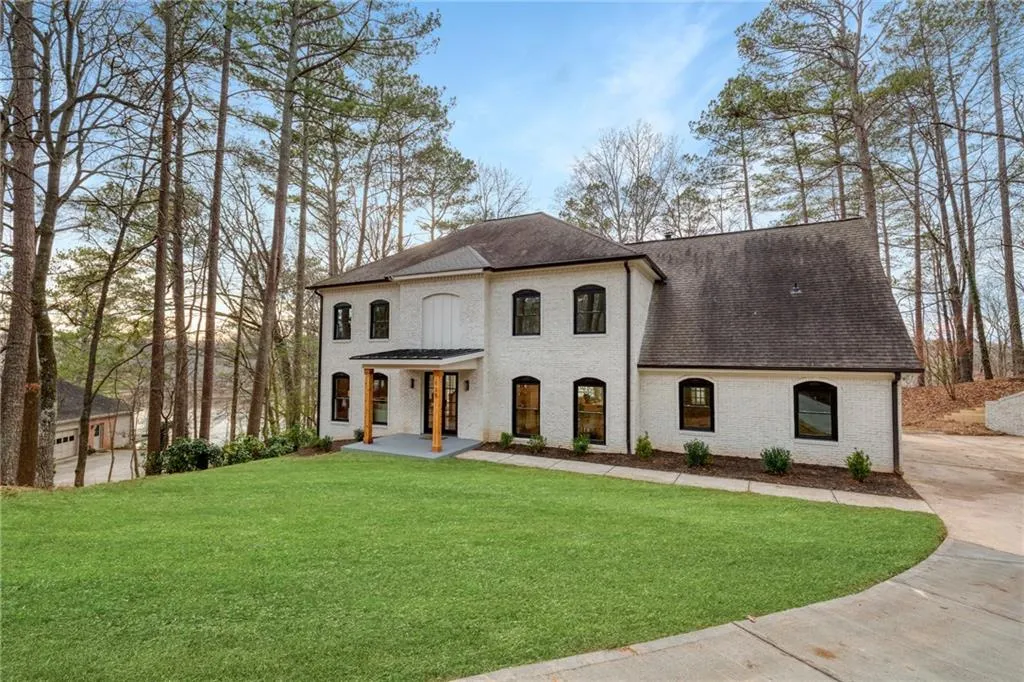 115 Ridgemont Trace, Sandy Springs, Georgia 30350, 6 Bedrooms Bedrooms, ,5 BathroomsBathrooms,Residential,Sold,115 Ridgemont Trace,6989824