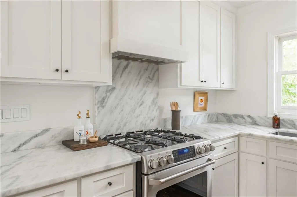 982 Cardova Drive Ne, Atlanta, Georgia 30324, 2 Bedrooms Bedrooms, ,1 BathroomBathrooms,Residential,For Sale,982 Cardova Drive Ne,7662793