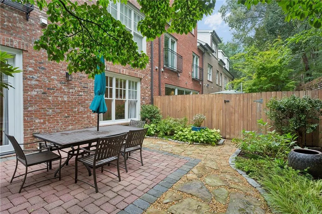 3313 Buckhead Forest Mews Ne, Atlanta, Georgia 30305, 4 Bedrooms Bedrooms, 0 ,4 BathroomsBathrooms,Residential,For Sale,3313 Buckhead Forest Mews Ne,7834407