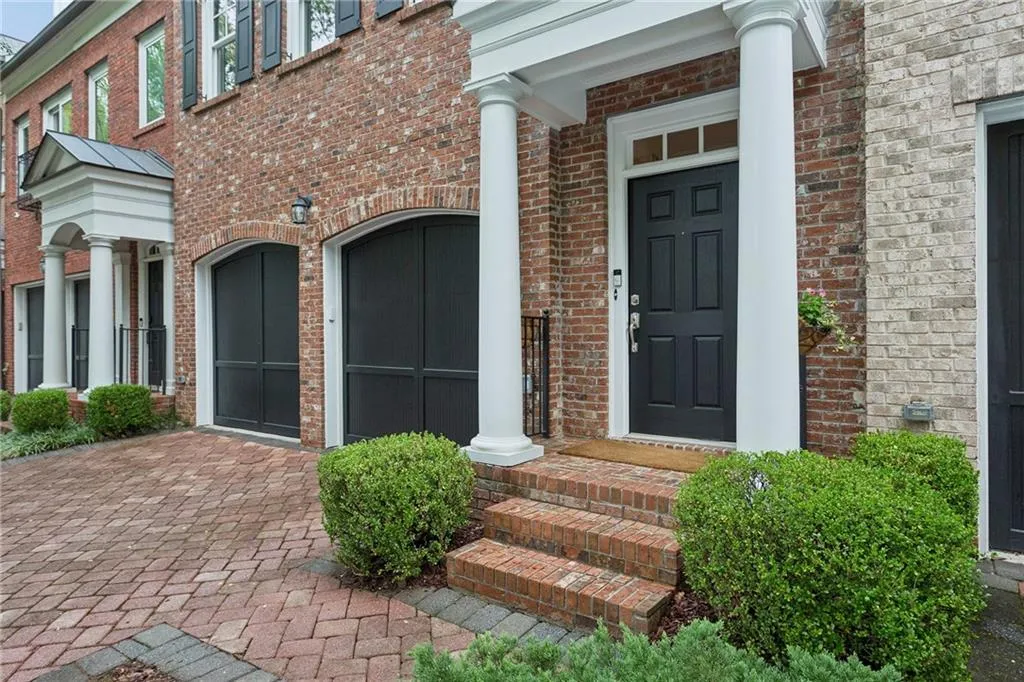 3313 Buckhead Forest Mews Ne, Atlanta, Georgia 30305, 4 Bedrooms Bedrooms, 0 ,4 BathroomsBathrooms,Residential,For Sale,3313 Buckhead Forest Mews Ne,7834407