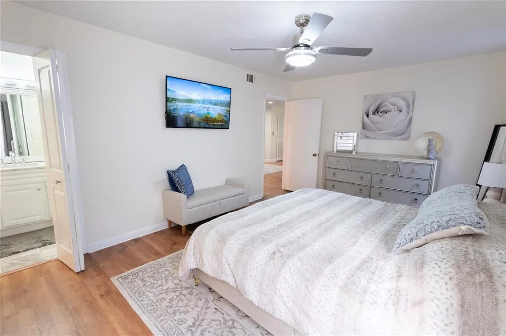 8740 Roswell Road Unit 10a, Atlanta, Georgia 30350, 3 Bedrooms Bedrooms, ,2 BathroomsBathrooms,Residential,For Sale,8740 Roswell Road Unit 10a,7689468