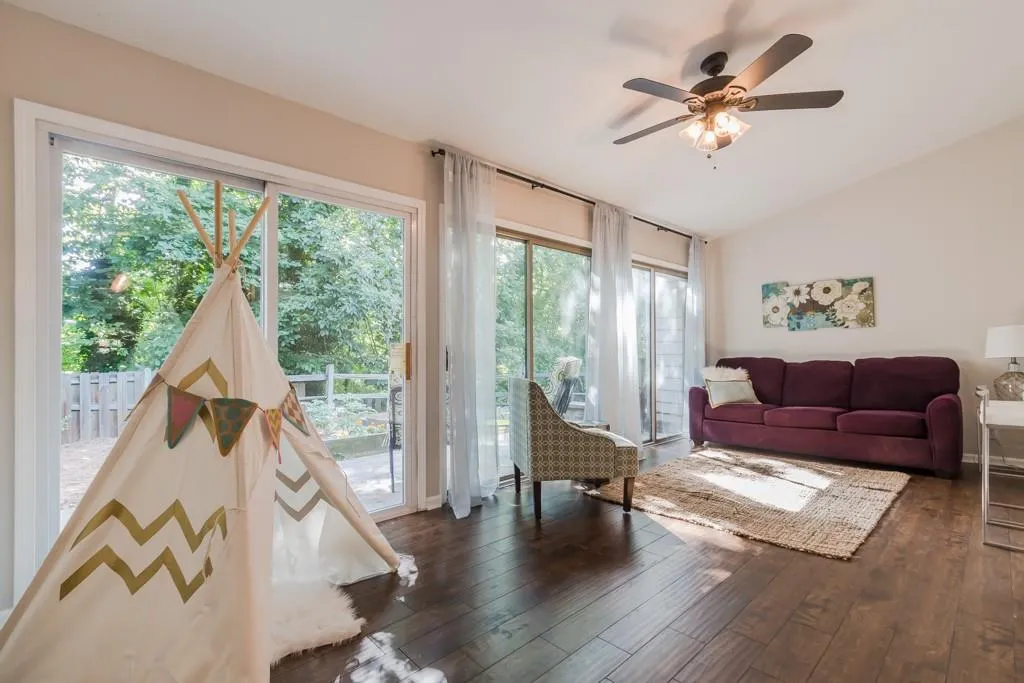 710 Towergate Place Unit 710, Sandy Springs, Georgia 30350, 3 Bedrooms Bedrooms, ,2 BathroomsBathrooms,Residential,Sold,710 Towergate Place Unit 710,5706349