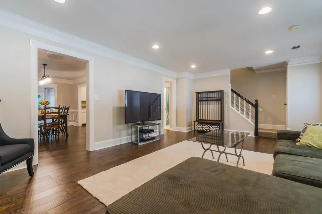 710 Towergate Place Unit 710, Sandy Springs, Georgia 30350, 3 Bedrooms Bedrooms, ,2 BathroomsBathrooms,Residential,Sold,710 Towergate Place Unit 710,5706349