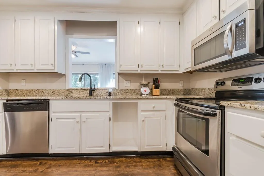 710 Towergate Place Unit 710, Sandy Springs, Georgia 30350, 3 Bedrooms Bedrooms, ,2 BathroomsBathrooms,Residential,Sold,710 Towergate Place Unit 710,5706349