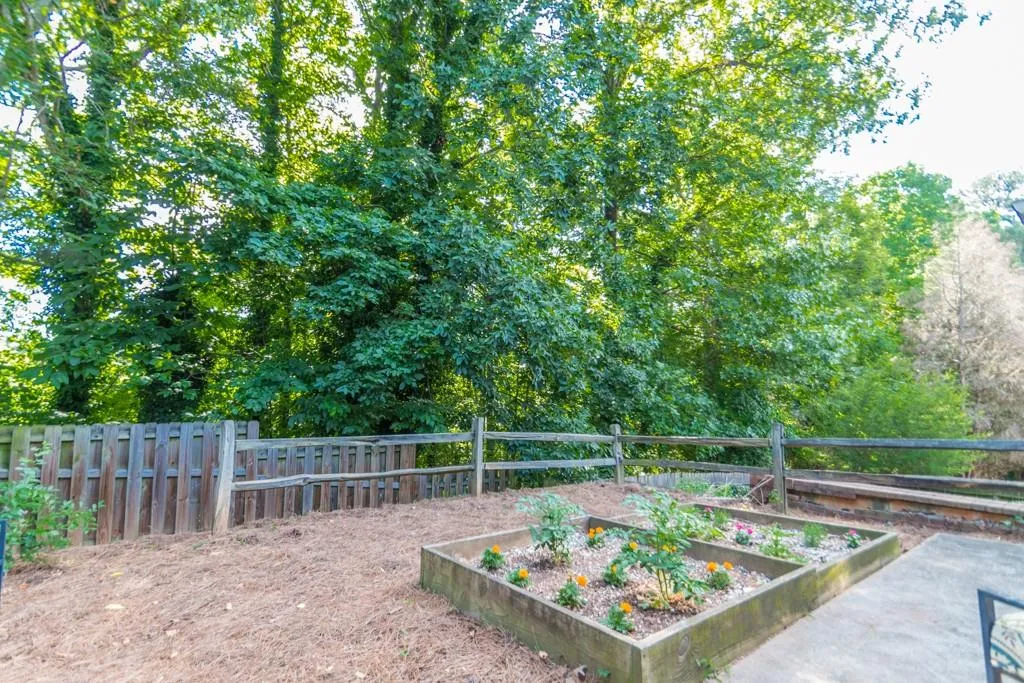 710 Towergate Place Unit 710, Sandy Springs, Georgia 30350, 3 Bedrooms Bedrooms, ,2 BathroomsBathrooms,Residential,Sold,710 Towergate Place Unit 710,5706349