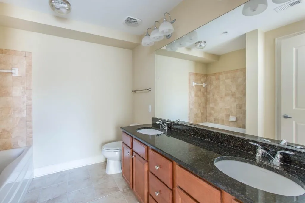 200 River Vista Drive Unit 436, Atlanta, Georgia 30339, 2 Bedrooms Bedrooms, ,2 BathroomsBathrooms,Residential,Sold,200 River Vista Drive Unit 436,5974165