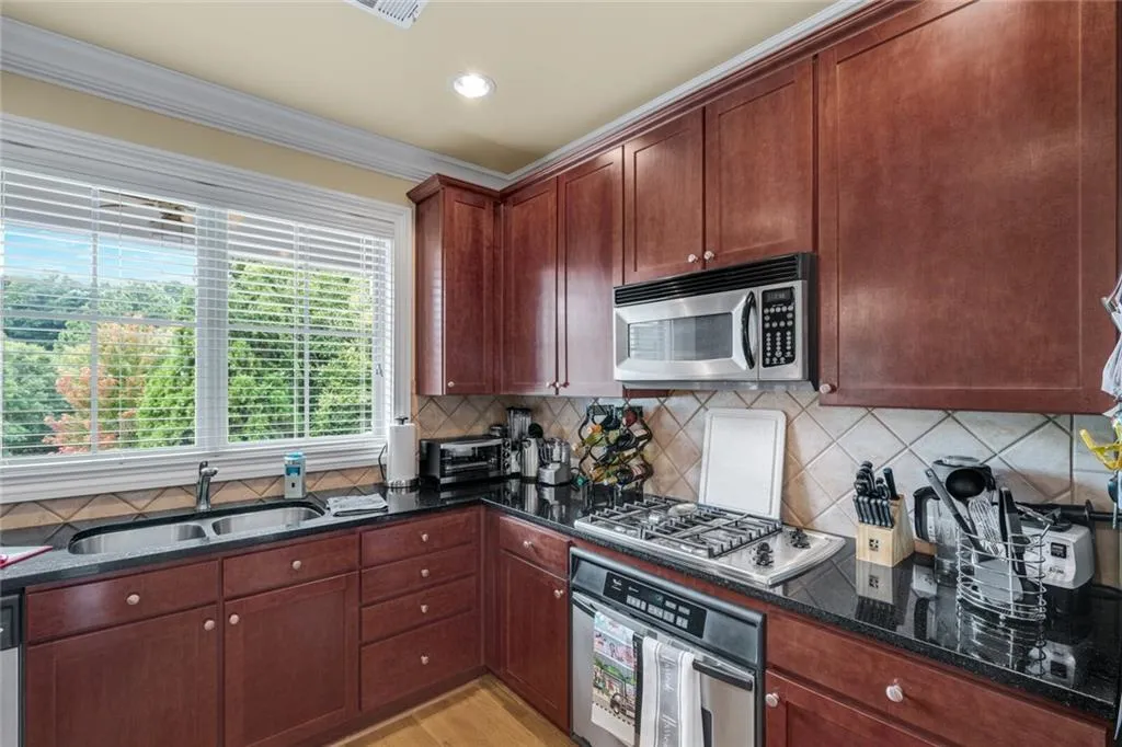 199 Le Gran Court Unit 39, Sandy Springs, Georgia 30328, 2 Bedrooms Bedrooms, ,2 BathroomsBathrooms,Residential,Sold,199 Le Gran Court Unit 39,7104851