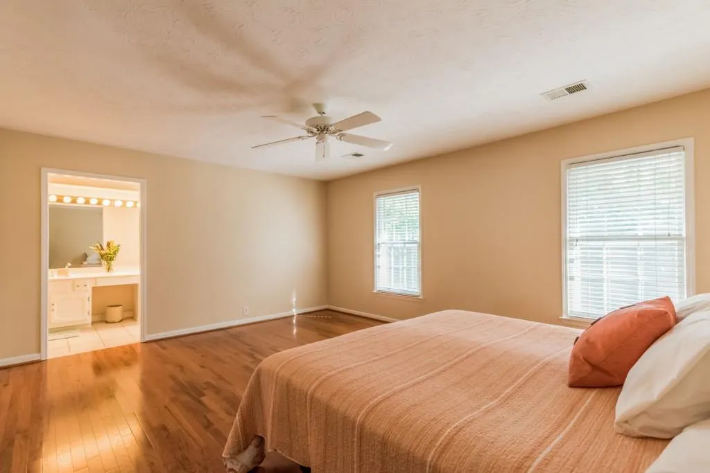 901 Dunwoody Chace Unit 901, Sandy Springs, Georgia 30328, 3 Bedrooms Bedrooms, ,2 BathroomsBathrooms,Residential,Sold,901 Dunwoody Chace Unit 901,5756879