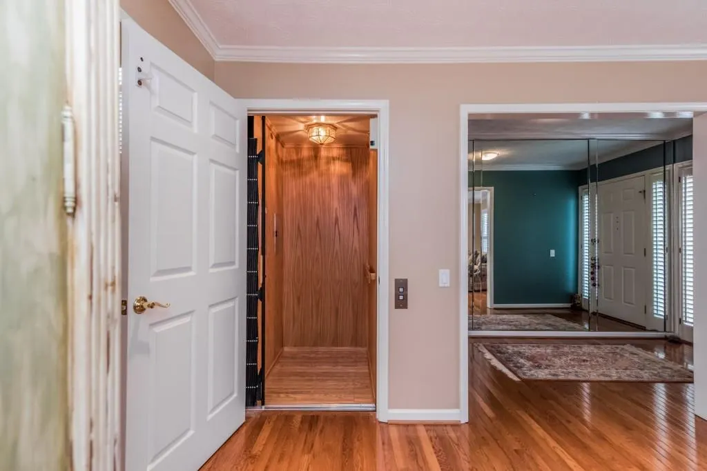 901 Dunwoody Chace Unit 901, Sandy Springs, Georgia 30328, 3 Bedrooms Bedrooms, ,2 BathroomsBathrooms,Residential,Sold,901 Dunwoody Chace Unit 901,5756879