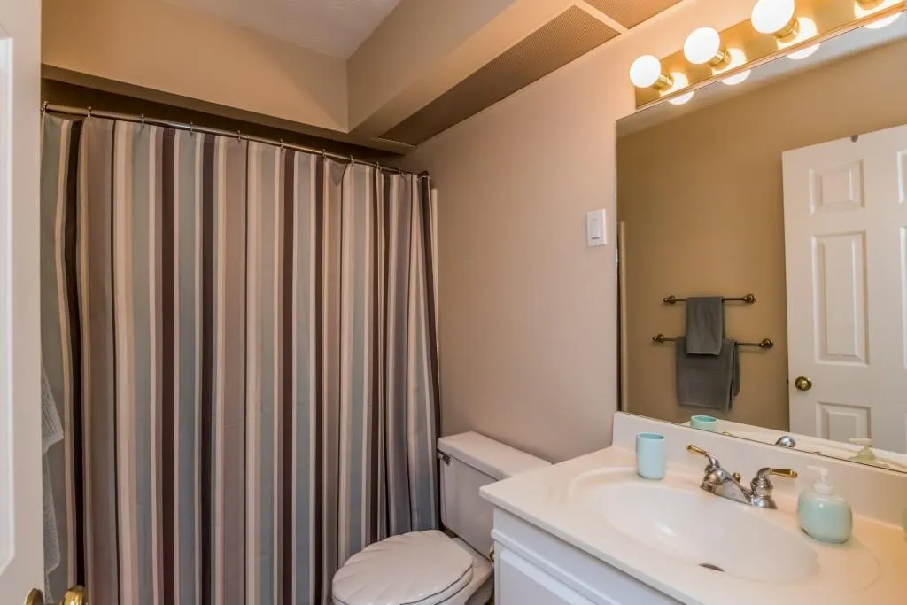 901 Dunwoody Chace Unit 901, Sandy Springs, Georgia 30328, 3 Bedrooms Bedrooms, ,2 BathroomsBathrooms,Residential,Sold,901 Dunwoody Chace Unit 901,5756879