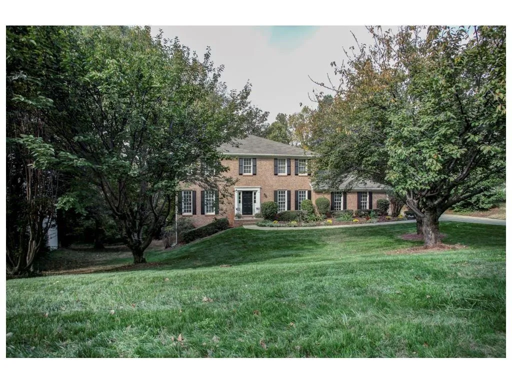 4372 Glengary Drive Ne, Atlanta, Georgia 30342, 4 Bedrooms Bedrooms, ,3 BathroomsBathrooms,Residential,Sold,4372 Glengary Drive Ne,5797875