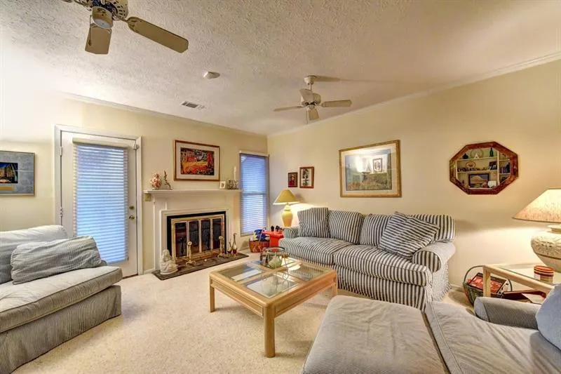 402 Wedgewood Way, Sandy Springs, Georgia 30350, 2 Bedrooms Bedrooms, ,2 BathroomsBathrooms,Residential,Sold,402 Wedgewood Way,6129675