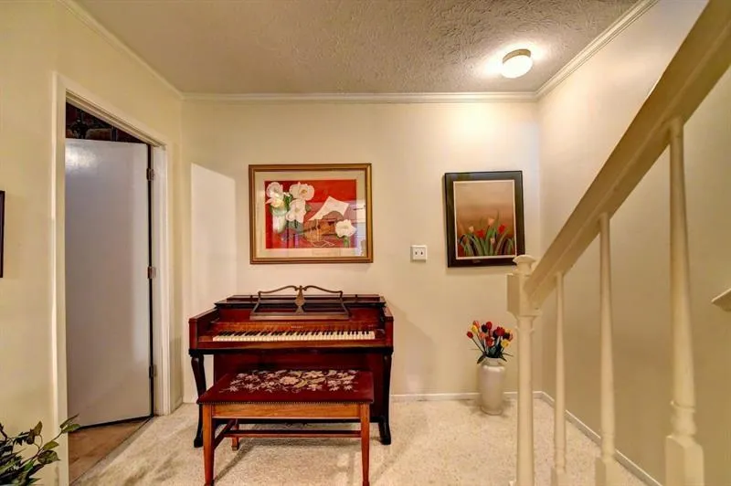 402 Wedgewood Way, Sandy Springs, Georgia 30350, 2 Bedrooms Bedrooms, ,2 BathroomsBathrooms,Residential,Sold,402 Wedgewood Way,6129675