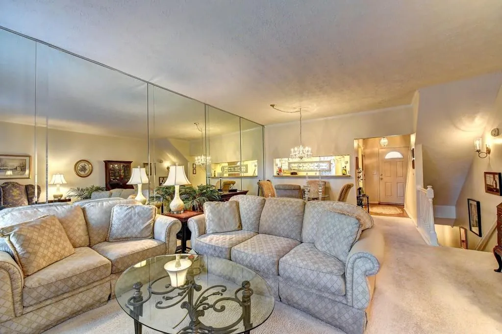 402 Wedgewood Way, Sandy Springs, Georgia 30350, 2 Bedrooms Bedrooms, ,2 BathroomsBathrooms,Residential,Sold,402 Wedgewood Way,6129675