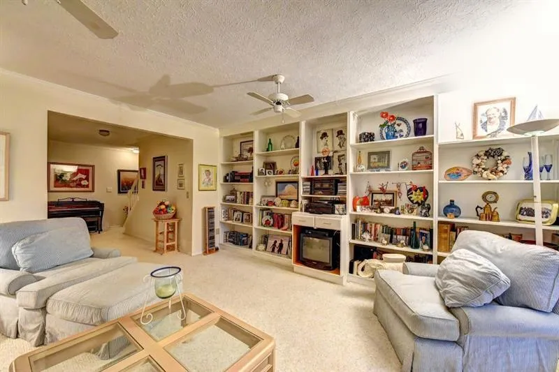 402 Wedgewood Way, Sandy Springs, Georgia 30350, 2 Bedrooms Bedrooms, ,2 BathroomsBathrooms,Residential,Sold,402 Wedgewood Way,6129675