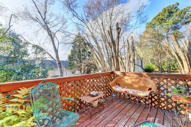 402 Wedgewood Way, Sandy Springs, Georgia 30350, 2 Bedrooms Bedrooms, ,2 BathroomsBathrooms,Residential,Sold,402 Wedgewood Way,6129675