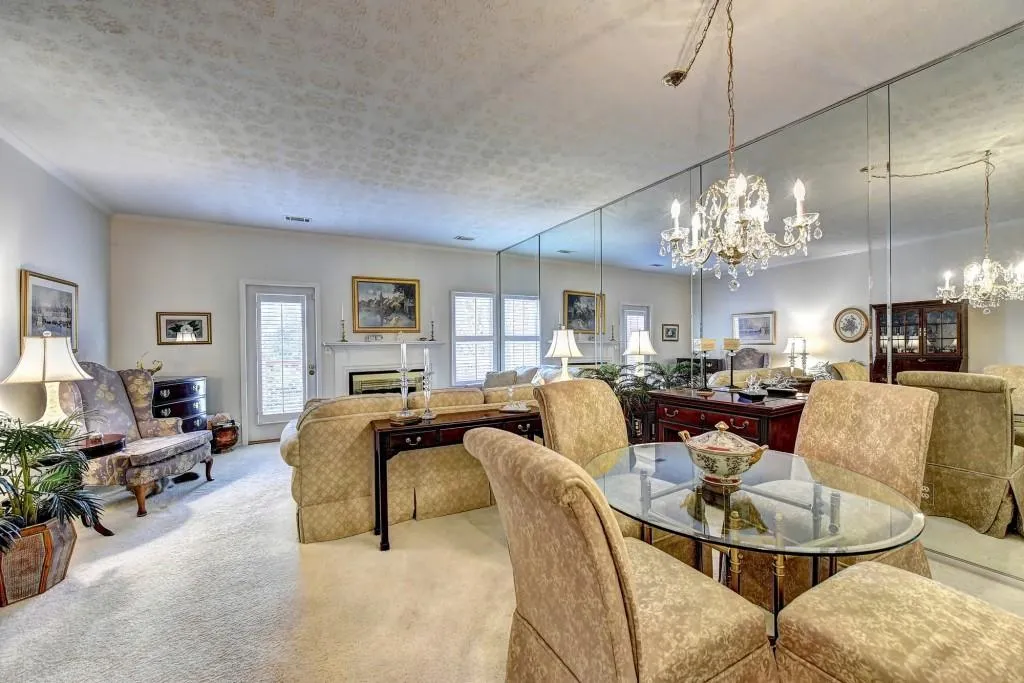 402 Wedgewood Way, Sandy Springs, Georgia 30350, 2 Bedrooms Bedrooms, ,2 BathroomsBathrooms,Residential,Sold,402 Wedgewood Way,6129675